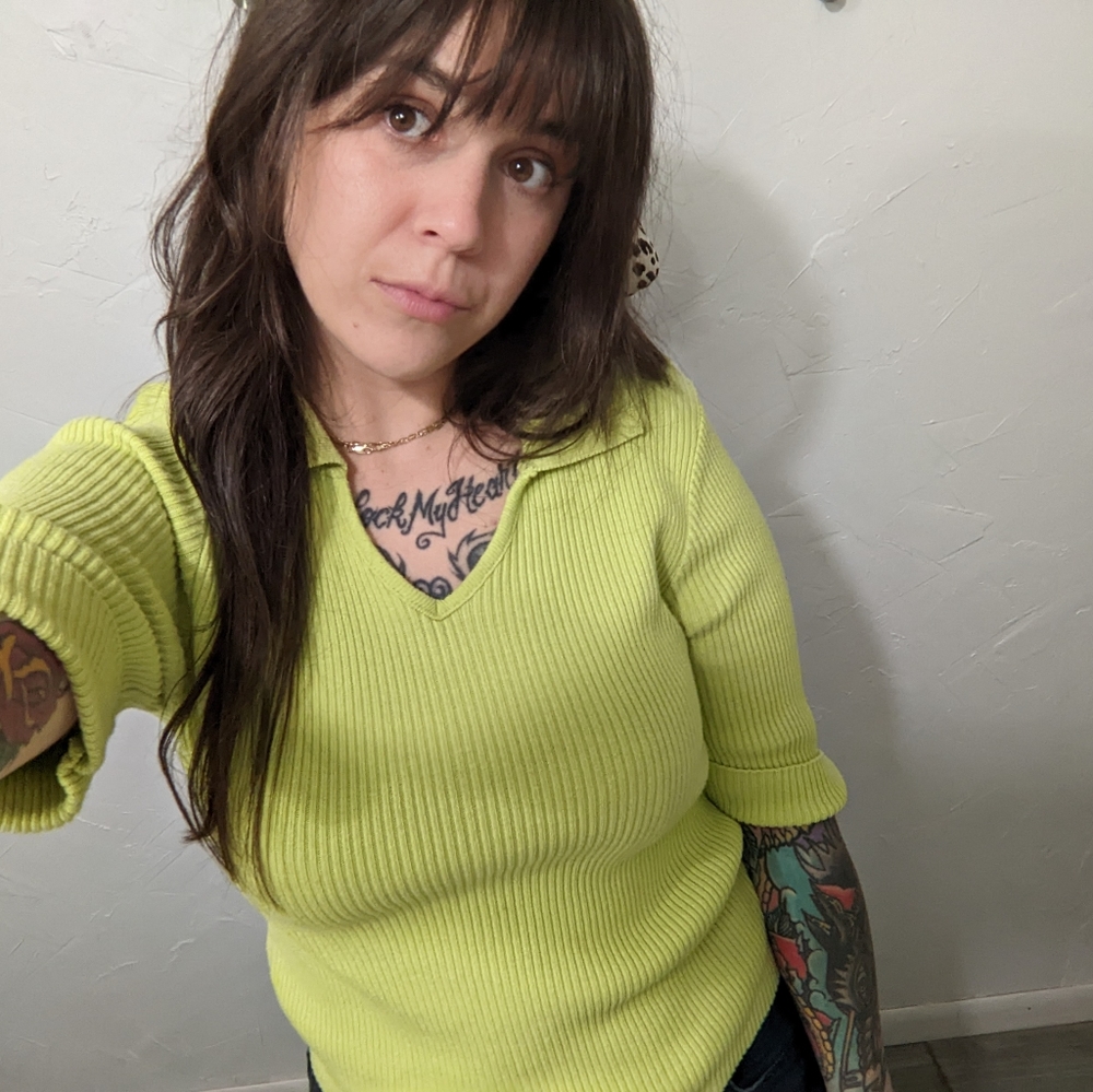 True Vintage Ribbed Stretch Collared Y2K top 3/4 sleeve Free**